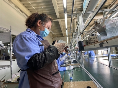 煙臺(tái)高新技術(shù)產(chǎn)業(yè)開(kāi)發(fā)區(qū) 政務(wù)要聞 華鼎偉業(yè):下好&ldquo;創(chuàng)新棋&rdquo; 科技點(diǎn)燃高質(zhì)量發(fā)展&ldquo;加速器&rdquo;